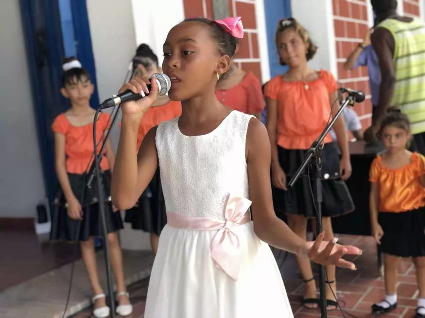Holguin-children-songs