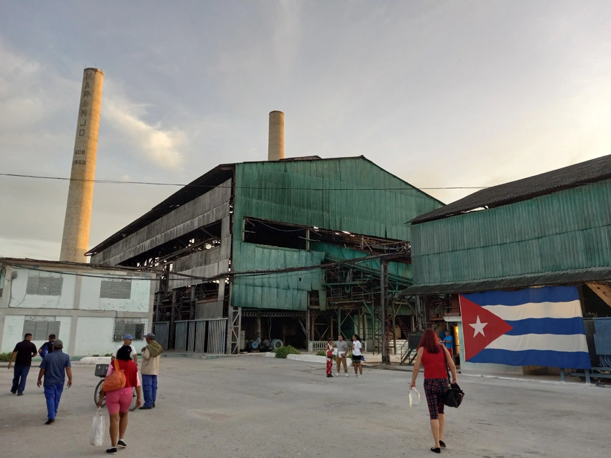 cristino, naranjo, sugar, mill, workers