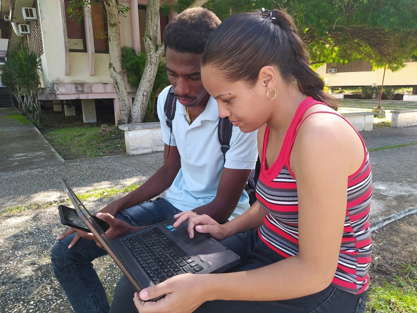 Students in Holguin remember their International Day (+Fotos) 2