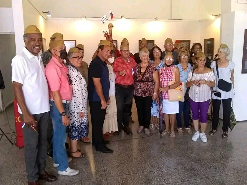 Russian, Cuba, Holguin