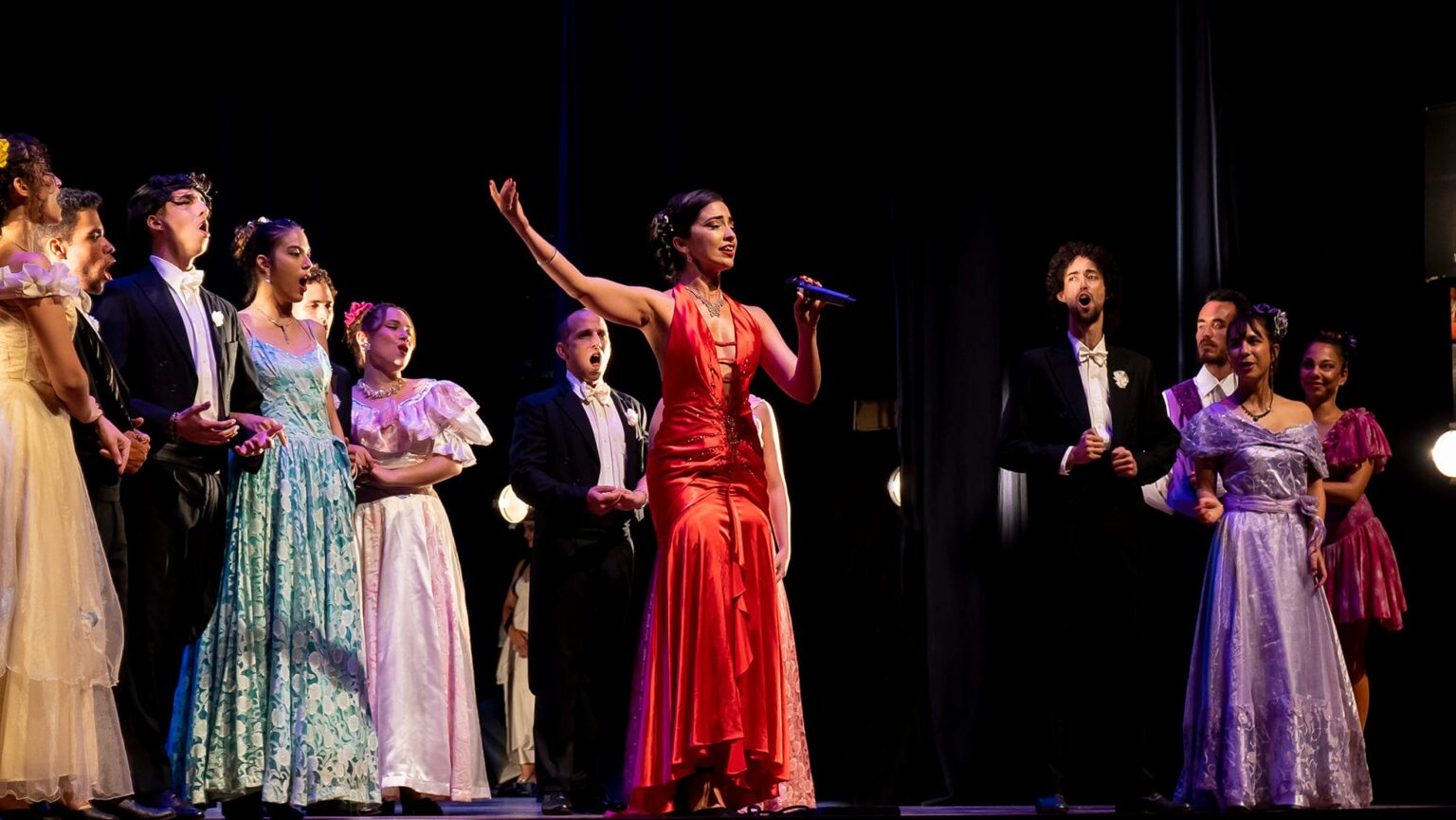 lyric, theater, holguin