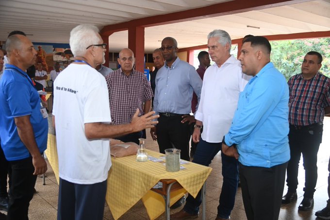 Díaz-Canel visited municipalities in the province of Holguin 1