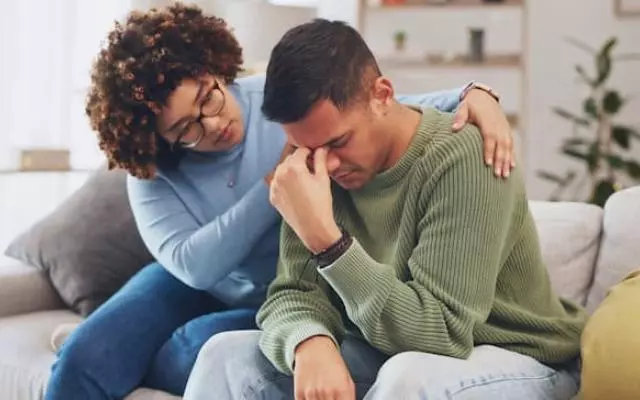 How can you help someone in a time of crisis? 1