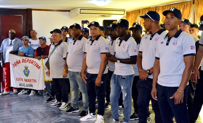 Holguin Cubs Receive Flag for Elite League 1