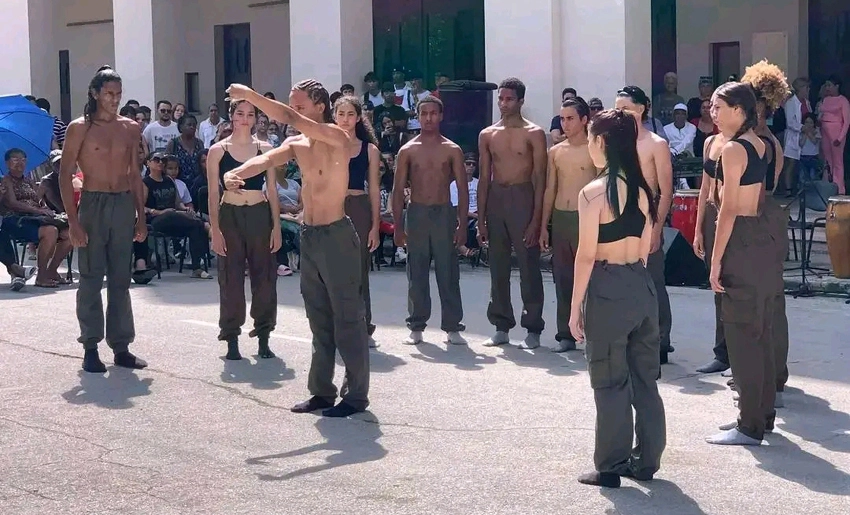 The Language of the Body Captivates on International Dance Day 1