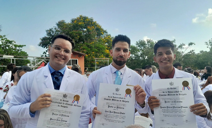 Holguin University of Medical Sciences Graduates Over 860 New Professionals 2