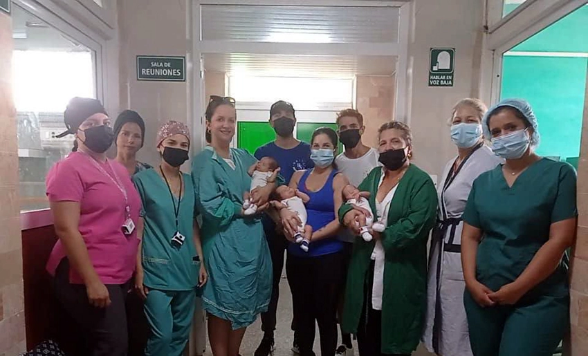Hospital discharge for triplets from Holguin 0