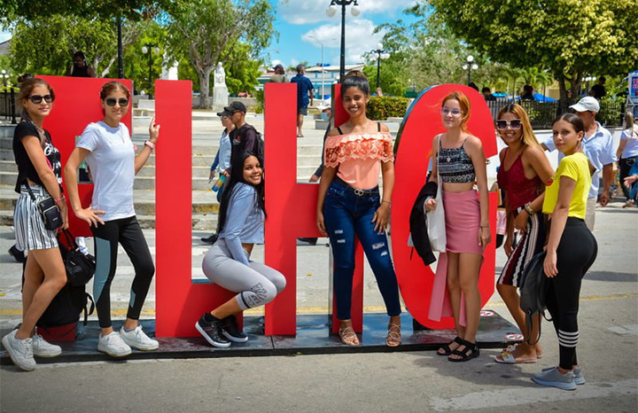 Book Fair Returns to Holguin as a Multicultural Event 1