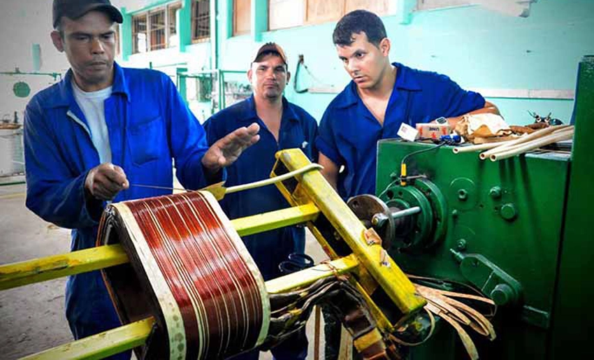 Holguin Electric Utility Takes On Transformer Repairs 0