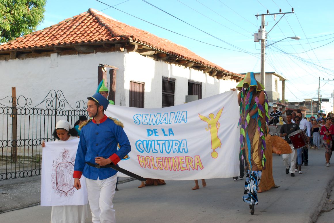 Holguín, Semana de la Cultura Holguinera, desfile inaugural