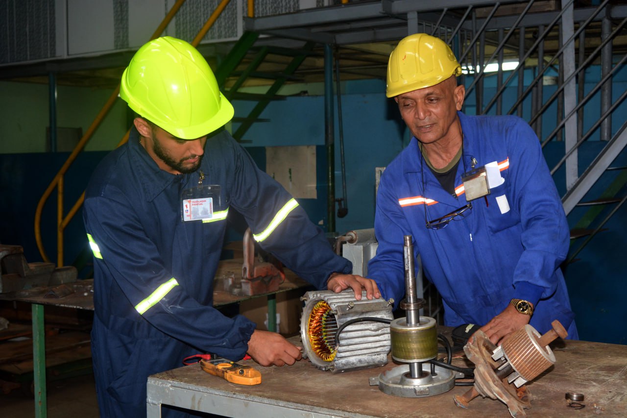 Cienfuegos, termoeléctrica Carlos Manuel de Céspedes, electricidad