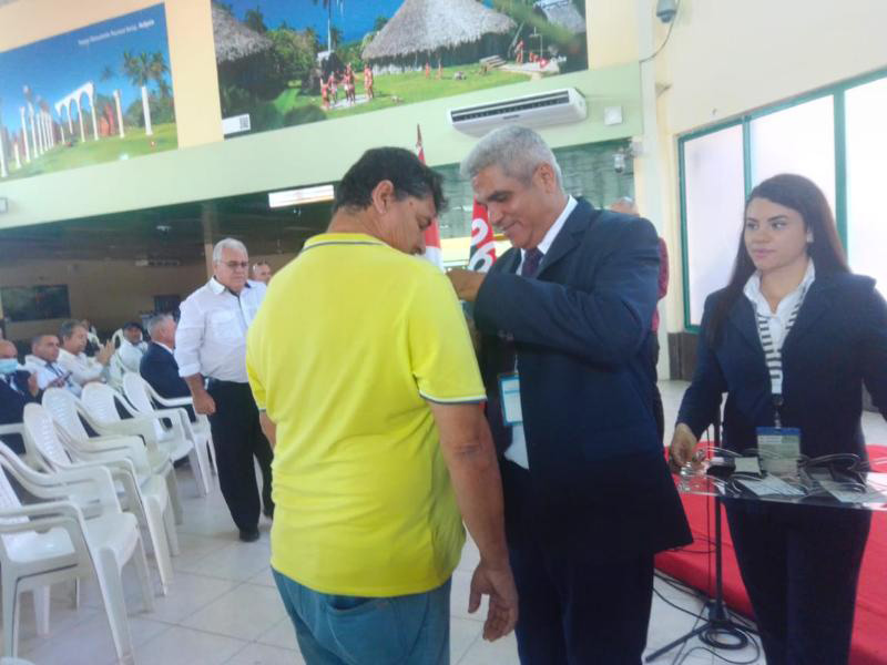 aeropuerto, trabajadores, reconocimiento, día nacional, Frank País, Holguín