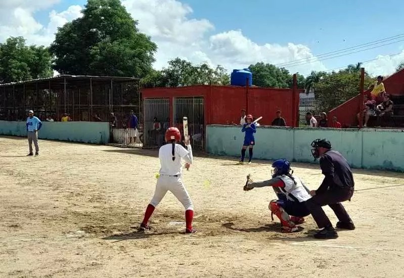 tres barridas, Softbol, Holguín