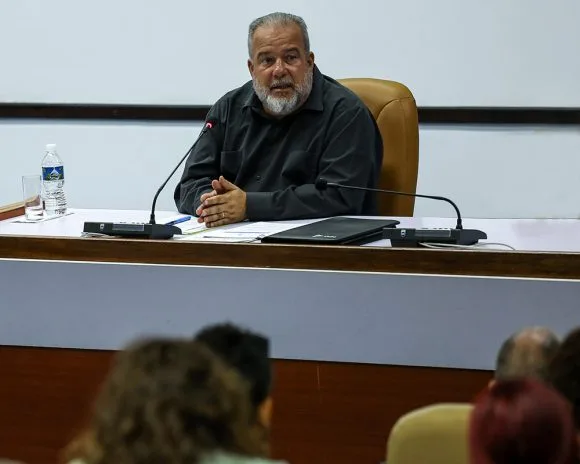 Alejandro Gil Fernández, Bloqueo contra Cubba, Cuba, Economía, Gobierno cubano, Ministerio de Economía y Planificación (MEP), PIB