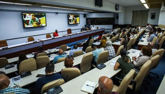 Alejandro Gil Fernández, Bloqueo contra Cubba, Cuba, Economía, Gobierno cubano, Ministerio de Economía y Planificación (MEP), PIB