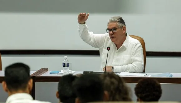 Alejandro Gil Fernández, Bloqueo contra Cuba, Cuba, Economía, Gobierno cubano, Ministerio de Economía y Planificación (MEP), PIB