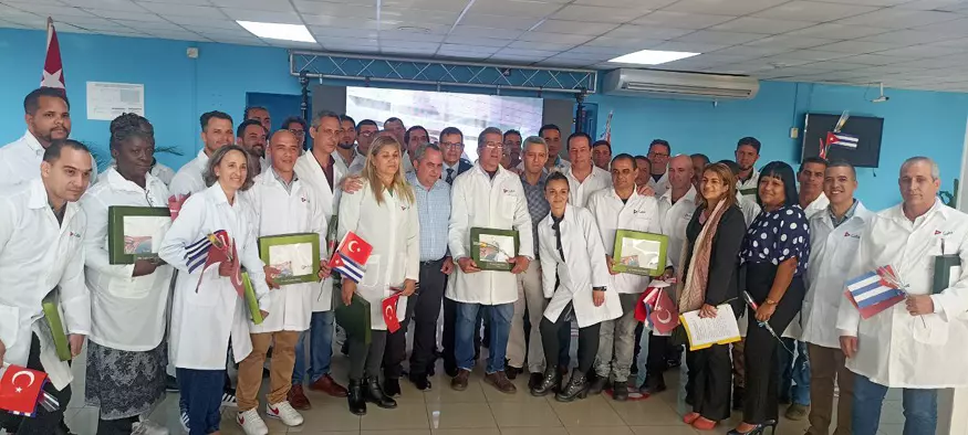 Colaboradores médicos, Cuba, Turquía