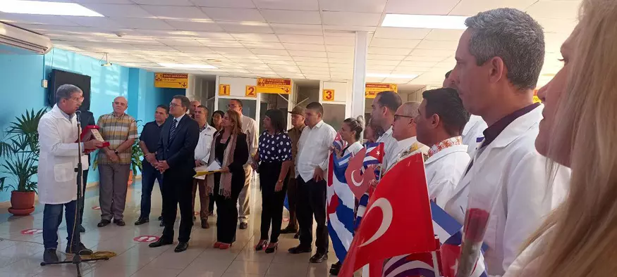 Colaboradores médicos, Cuba, Turquía, Salud