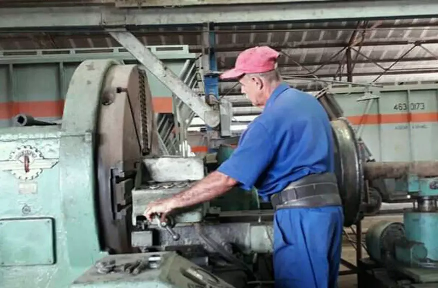 Banes, Mario Rojas, Talleres Ferroviarios de Banes