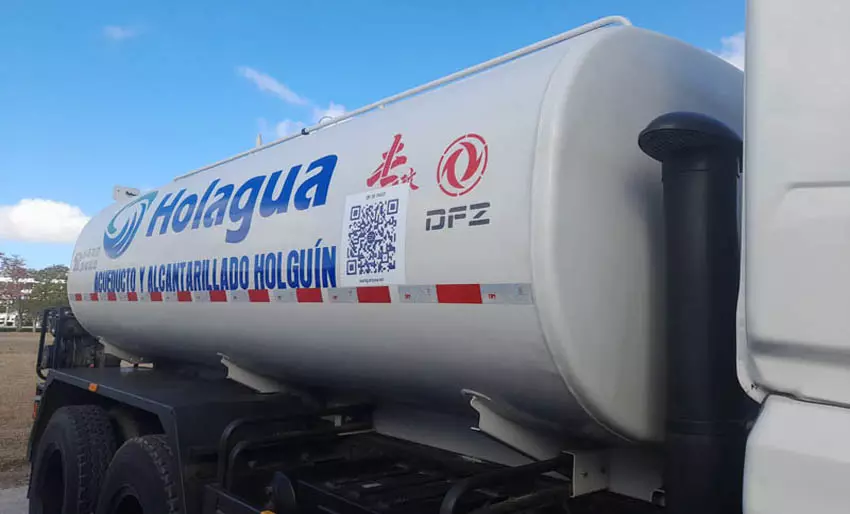 Holguín, donación, China, carro limpia fosas
