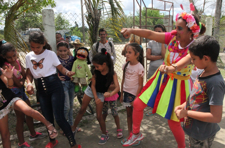 Holguín, Cuba, Sao Arriba, barrio, comunidad