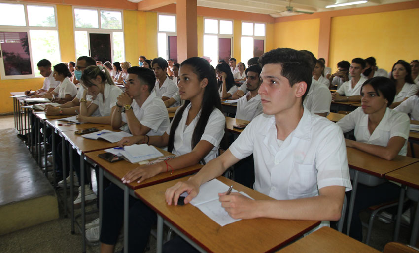 Universidad de Ciencias Médicas, Holguín, estudiantes