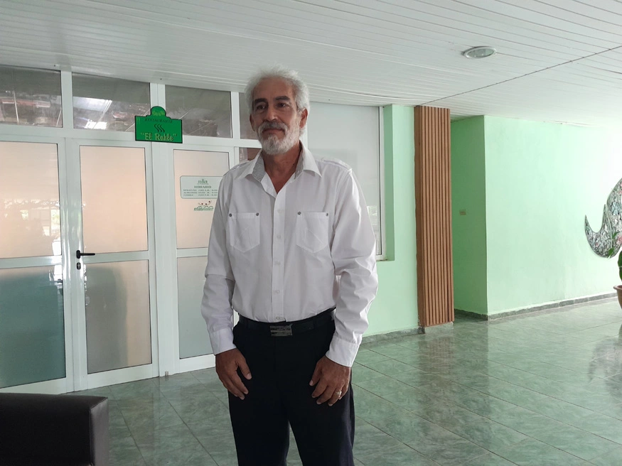 Juan Carlos Ortiz Sablón, clínico, dedicado, pacientes