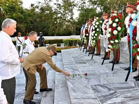 Raúl Castro, Miguel Díaz-Canel, recordatorio, victoria, fascismo