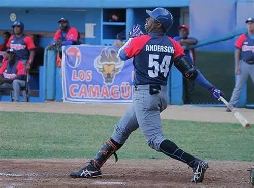 Béisbol, Leslie Anderson, Toros