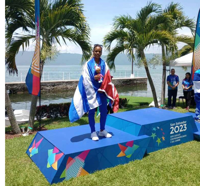 plata, remera, holguinera, Ana Laura Jiménez, Juegos Centroamericanos y del Caribe