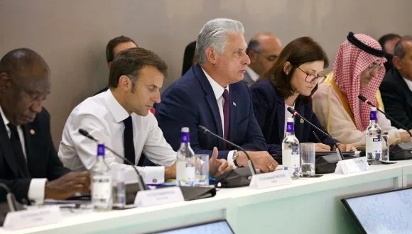 Cuba, Cumbre, Desarrollo, Emmanuel Macron, Francia, Miguel Díaz-Canel Bermúdez, Sostenibilidad