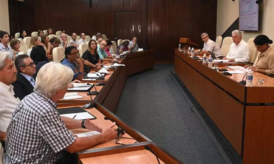 embarazadas, Miguel Díaz-Canel, Presiden cubano, Cuba