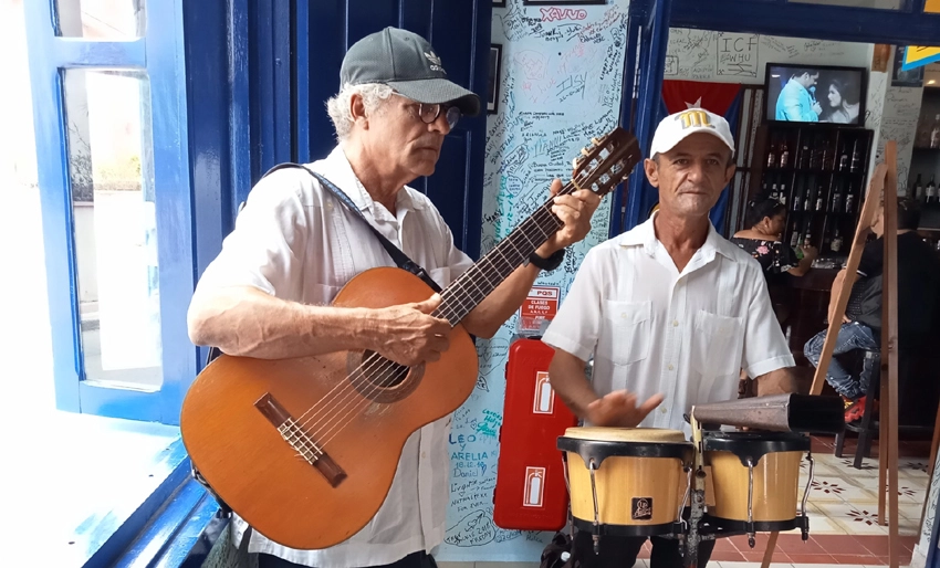 Música en Bodeguita del Medio en Holguín