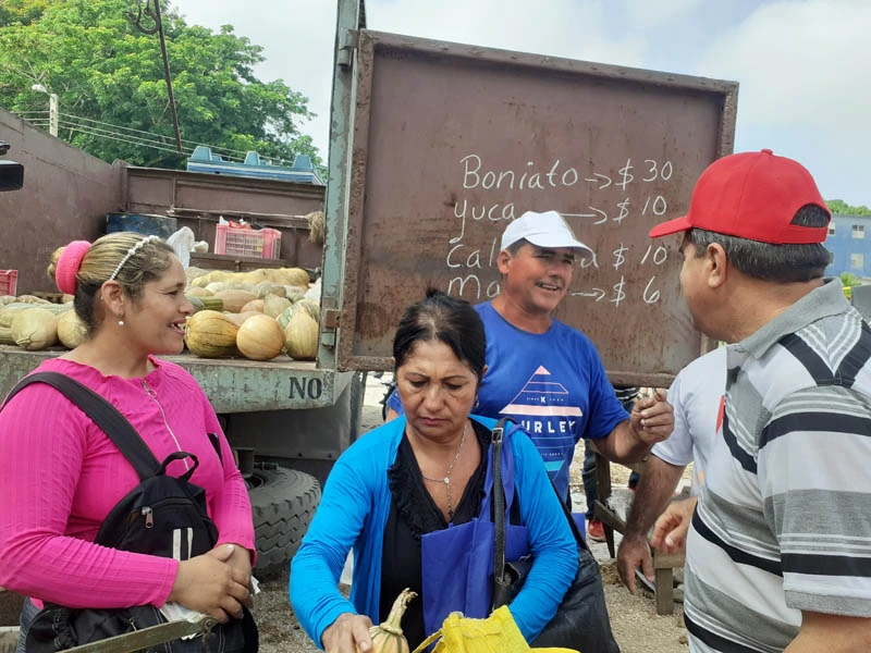 recorrido, primer secretario, PCC, Holguín, Ernesto Santiesteban Velázquez, ferias agropecuarias, Holguín