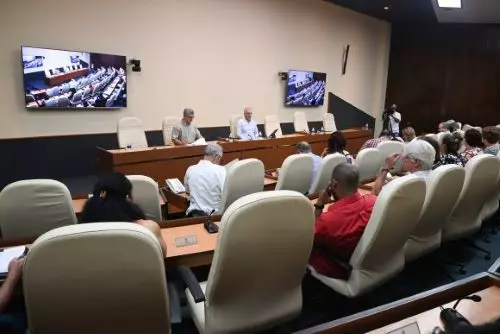 Cirugía de mínimo acceso, Miguel Díaz-Canel