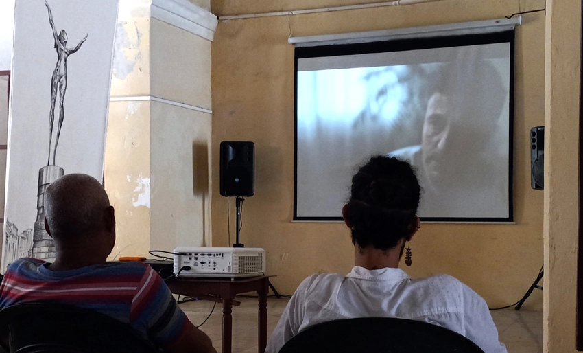 Proyección de filmes en Festival de Cine de Gibara