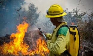 Bomberos, cubanos, enfrentamiento aincendios