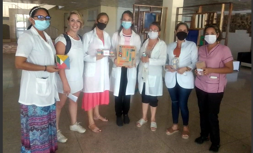 Profesionales, Hospital Pediátrico de Holguín, donativo de juguetes
