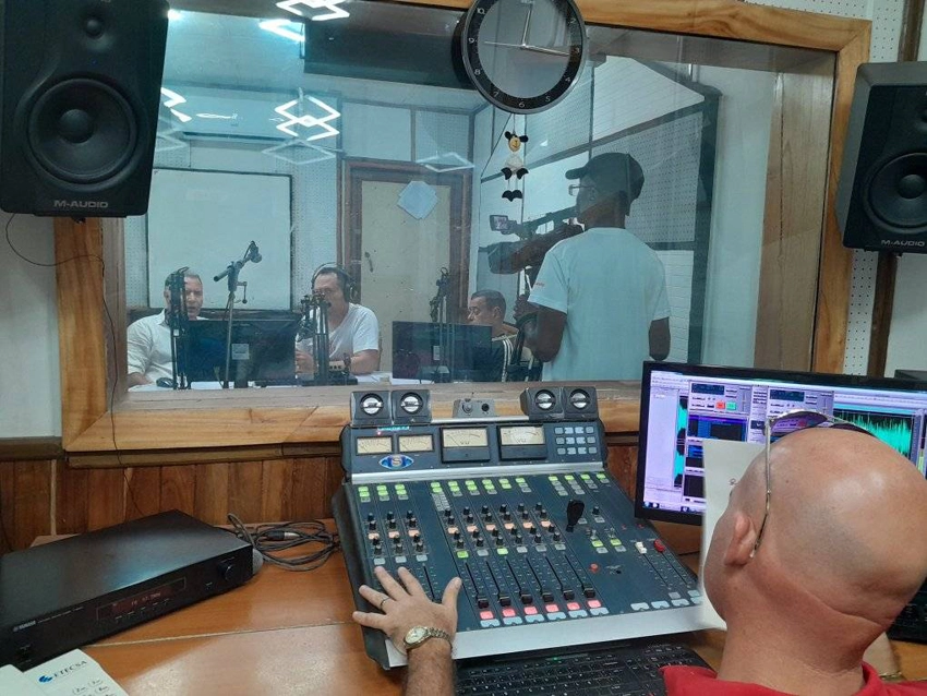 Máster, emisora Radio Angulo, Holguín