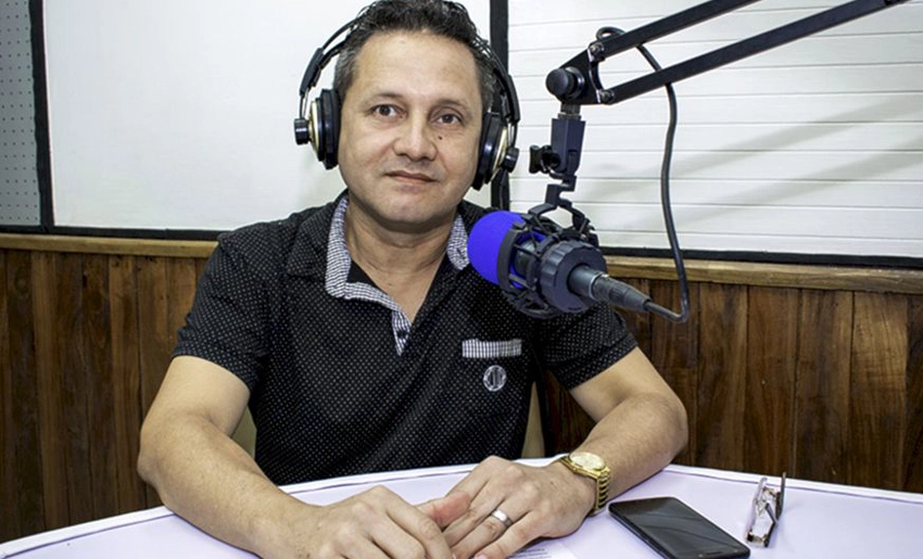 Gilberto García Acosta, locutor, Radio Angulo, Holguín