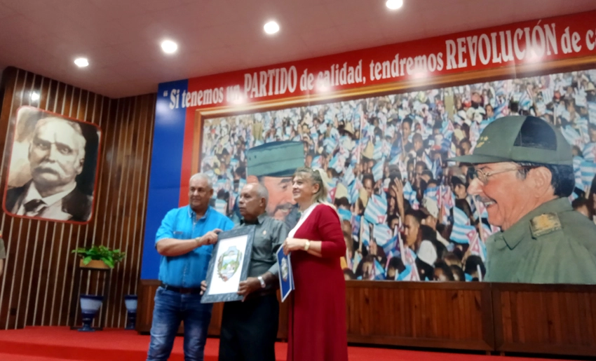 Homenaje, Asociación de Combatientes de la Revolución Cubana, Holguín