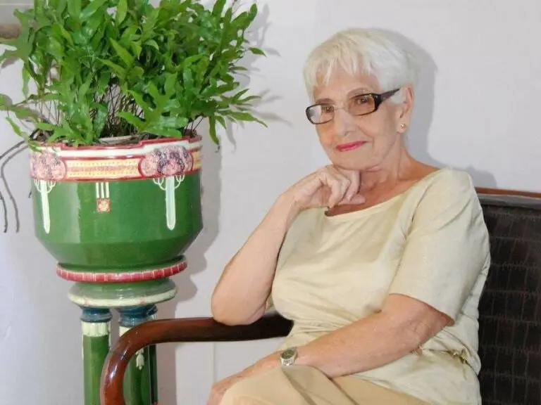 Premio Nacional de Literatura, María Elena Llana, Literatura cubana