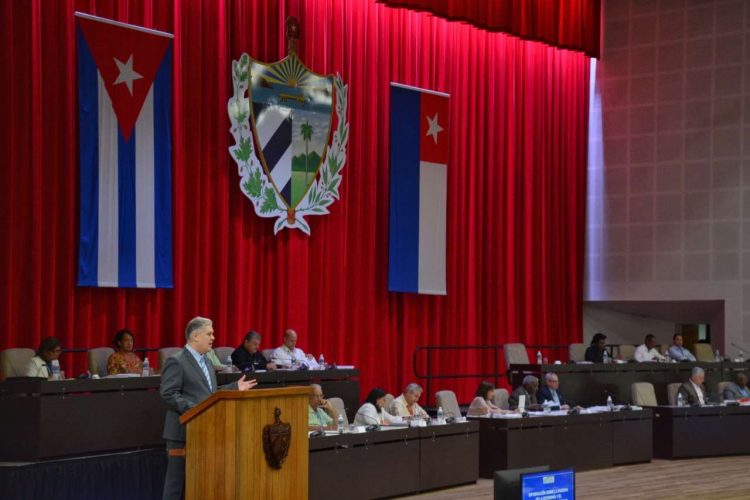 Economía cubana, Parlamento, Cuba
