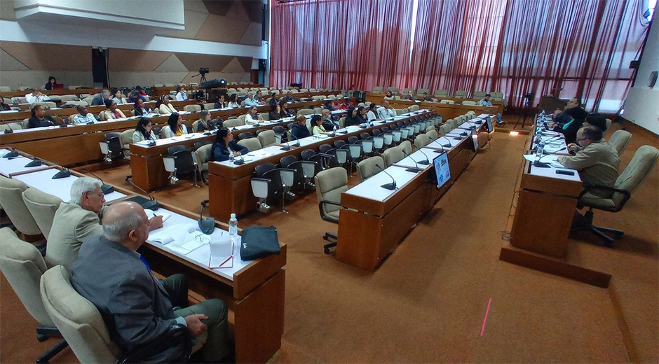 comisiones permanentes, Cuba, Parlamento