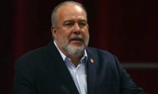 primer ministro, Manuel Marrero, salarios, maestros, médicos, Cuba
