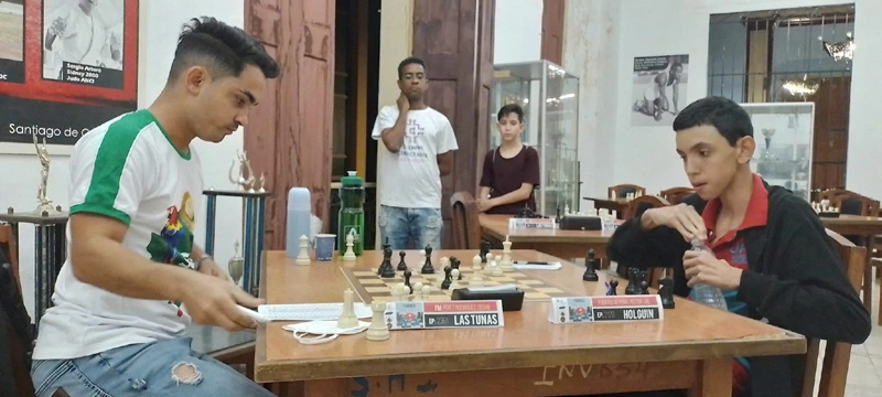 Héctor Luis Fuentes, ajedrecista, holguinero,Zonal Oriental de ajedrez (M):
