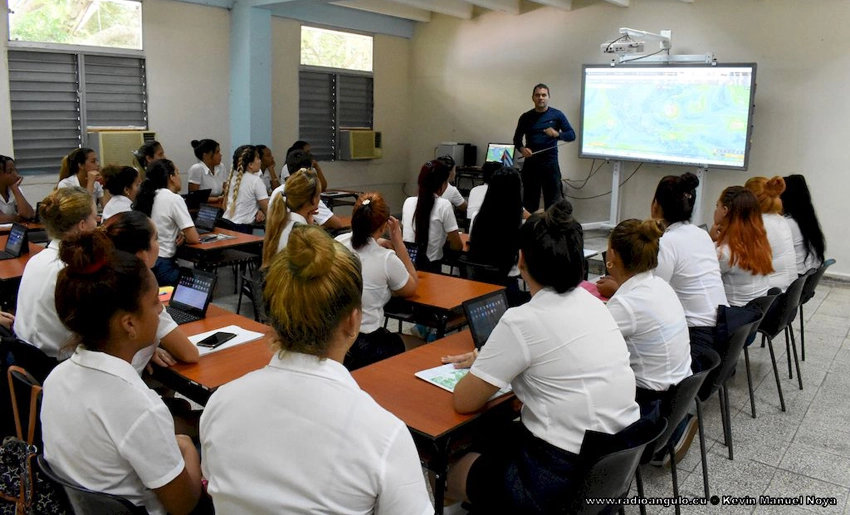 Educación, aula, estudiantes, Holguín