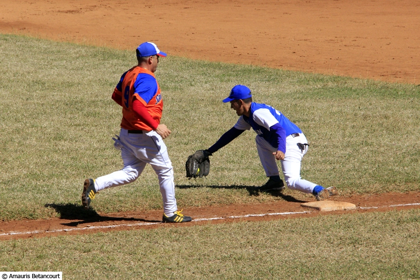 Torneo Sofbol, Holguín, Prensa cubana