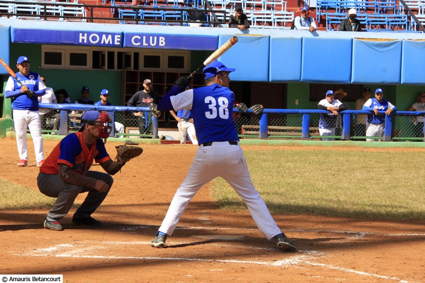 Juego sofbol, prensa, cuba