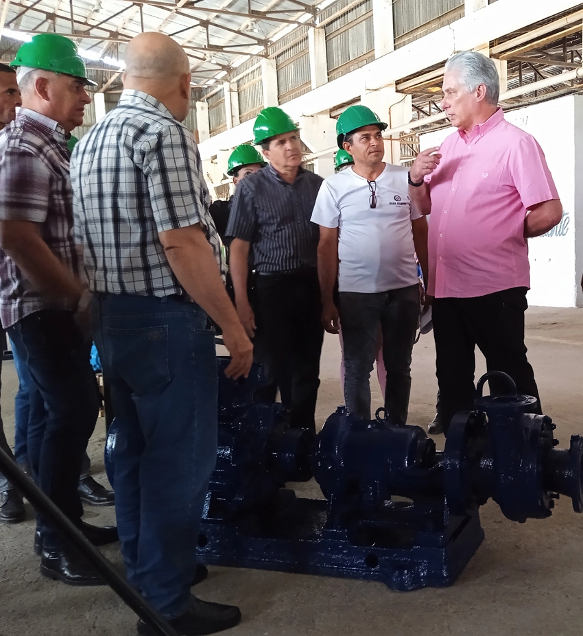 Díaz-Canel, visita fábrica de motores, Cacocum, Holguín